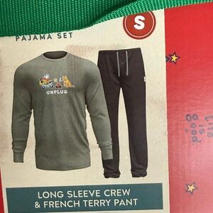 Life Is Good Green Long Sleeve Crew & Black Terry Pant Pajama Set